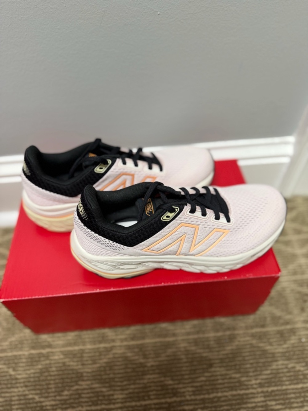 Women's New Balance 860v14 - Picture 3 of 6